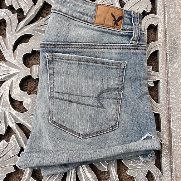 American Eagle Hi-Rise Shortie - Picture 3 of 3